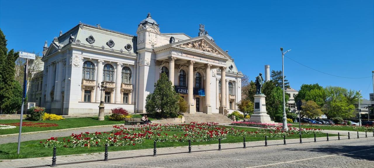 Genesis - Iasi City Center Extérieur photo